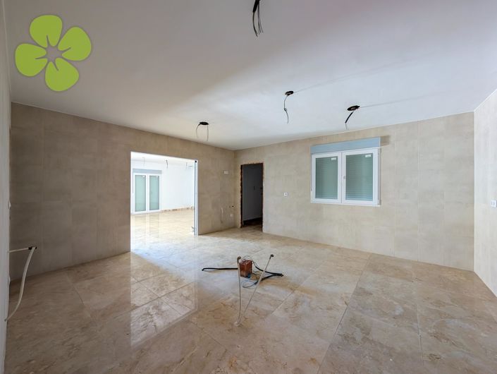 Image No.8-4 Bed Villa for sale