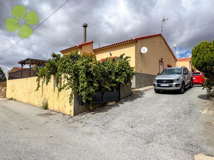 Image No.19-3 Bed Villa for sale