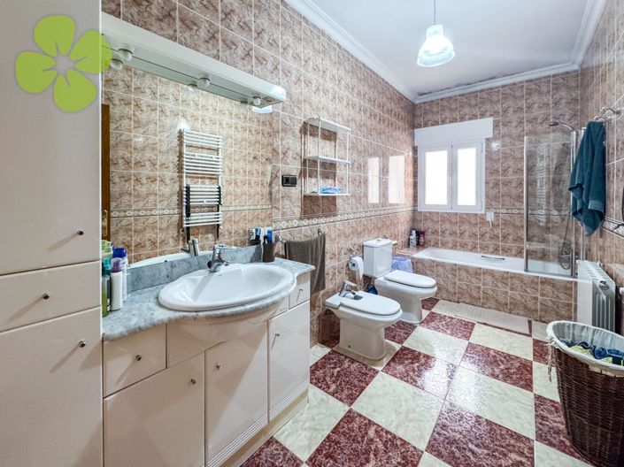 Image No.8-3 Bed Villa for sale