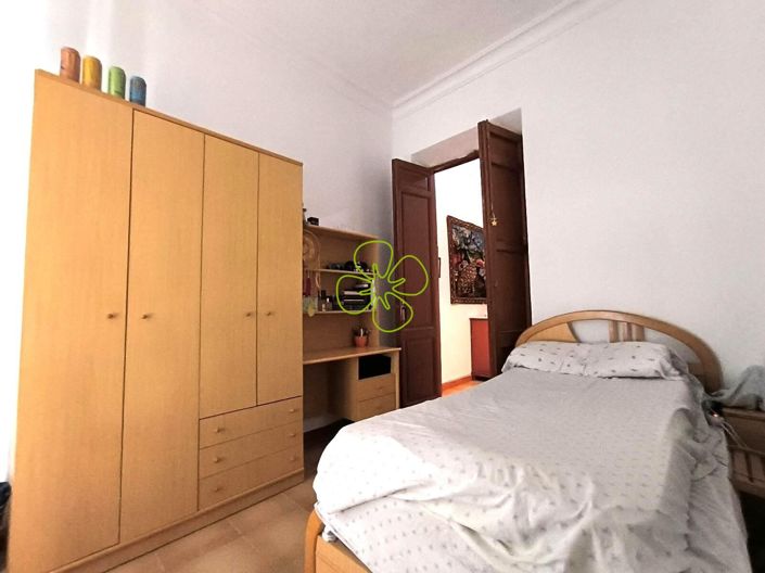 Image No.15-7 Bed Village House for sale