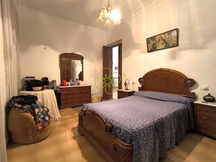 Image No.16-7 Bed Village House for sale