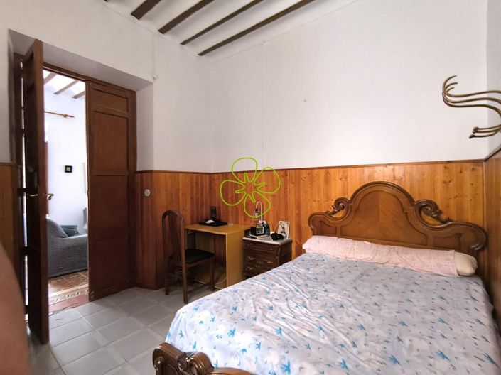 Image No.7-7 Bed Village House for sale