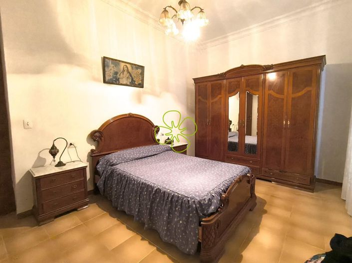 Image No.8-7 Bed Village House for sale