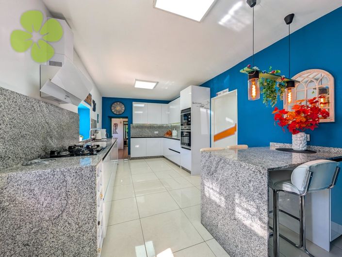 Image No.6-5 Bed Cortijo for sale