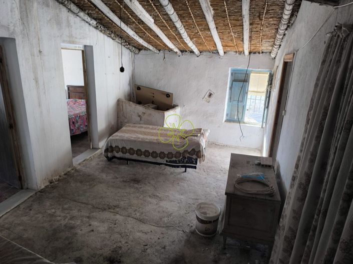 Image No.25-4 Bed Village House for sale