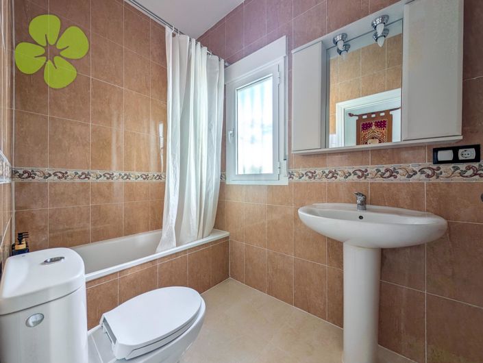 Image No.10-5 Bed Villa for sale