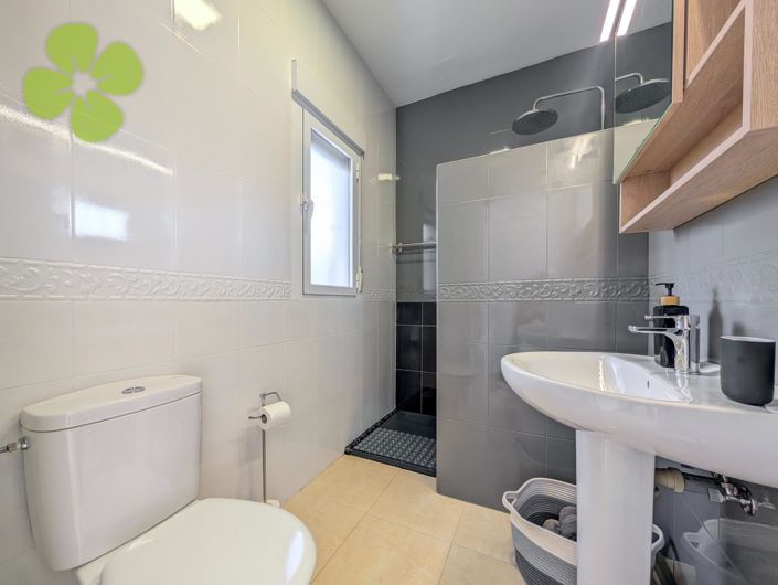 Image No.20-5 Bed Villa for sale