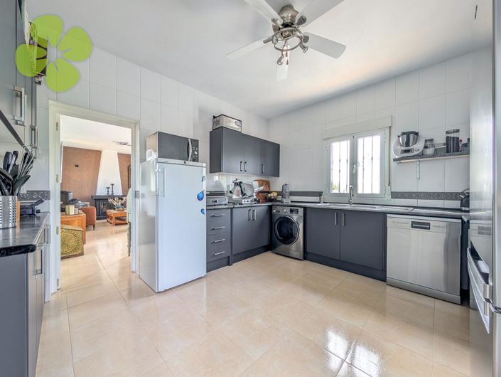 Image No.5-5 Bed Villa for sale