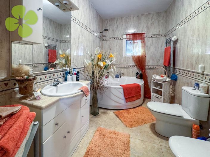 Image No.14-3 Bed Villa for sale