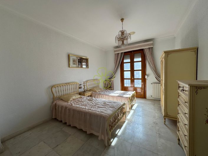 Image No.20-6 Bed Village House for sale