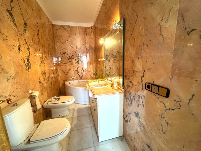 Image No.24-6 Bed Village House for sale