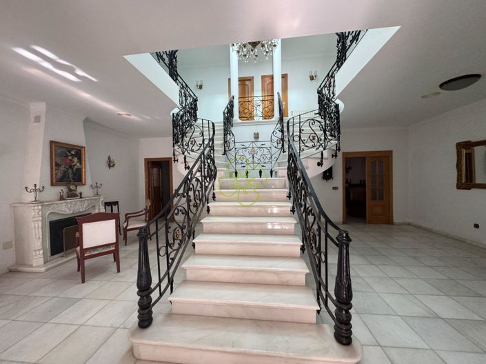 Image No.5-6 Bed Village House for sale