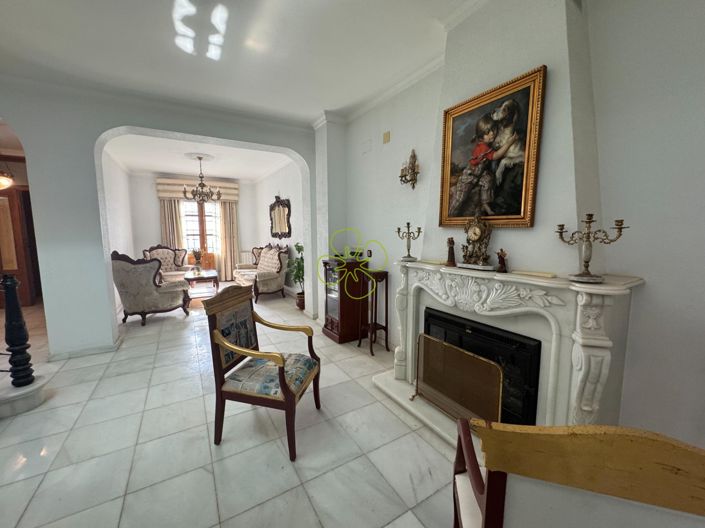 Image No.7-6 Bed Village House for sale