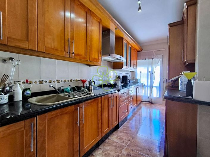 Image No.21-3 Bed Flat for sale