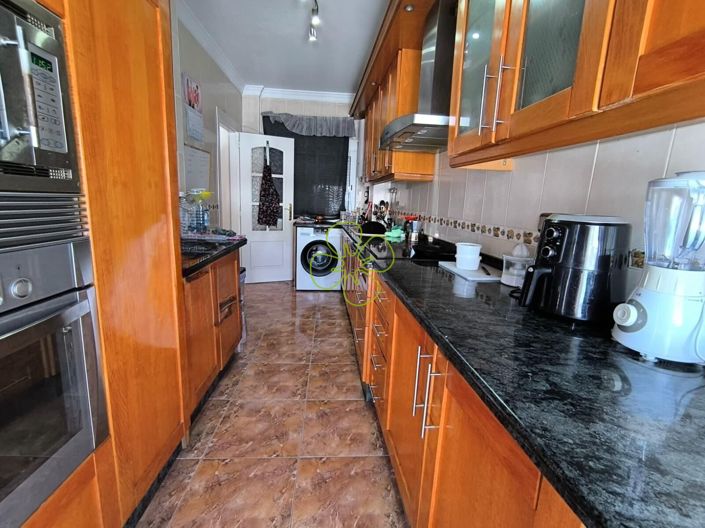 Image No.23-3 Bed Flat for sale