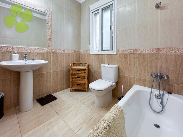 Image No.10-3 Bed Villa for sale