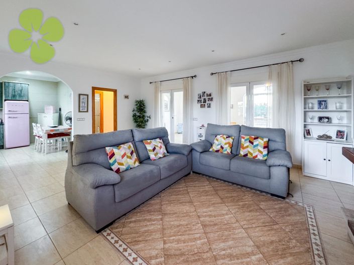 Image No.4-3 Bed Villa for sale