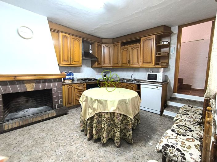 Image No.4-4 Bed Village House for sale