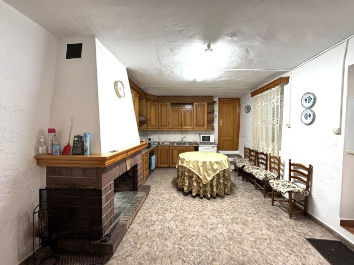 Image No.8-4 Bed Village House for sale