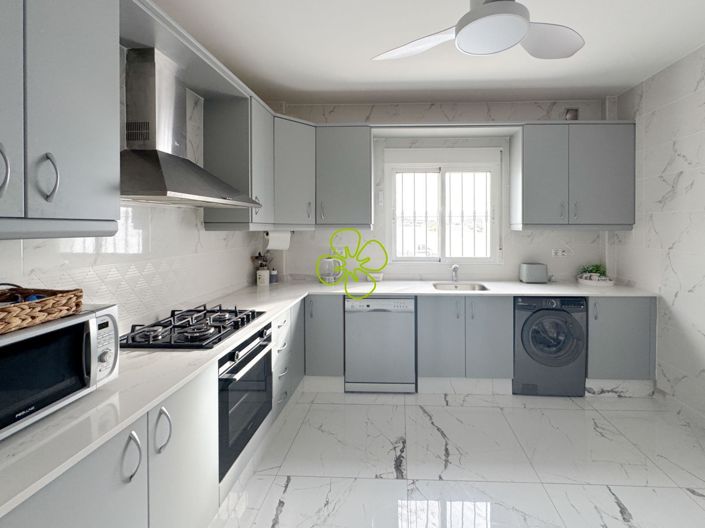 Image No.12-4 Bed Villa for sale