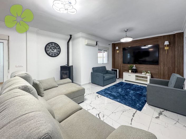 Image No.2-4 Bed Villa for sale