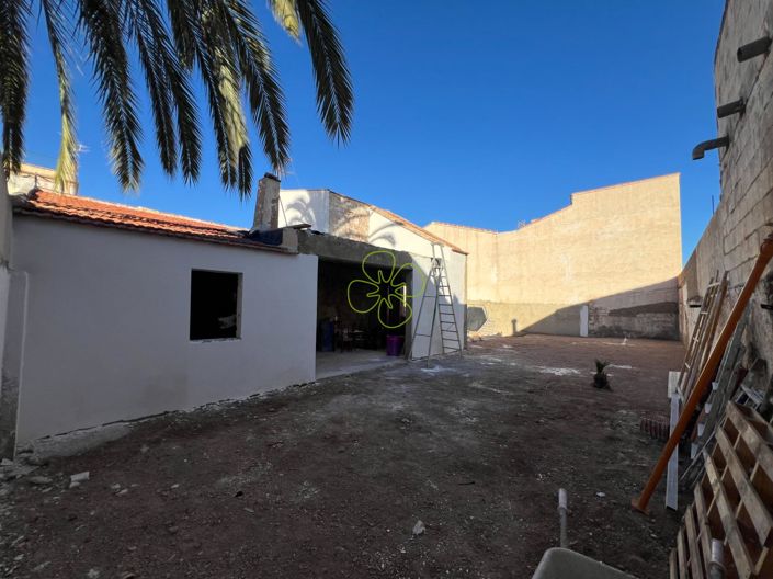 Image No.15-4 Bed Village House for sale