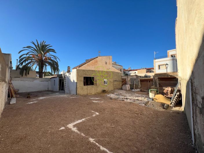 Image No.17-4 Bed Village House for sale