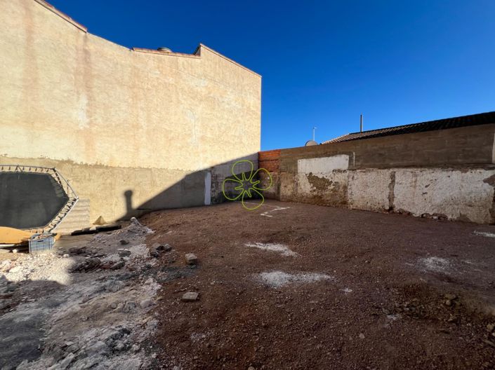 Image No.18-4 Bed Village House for sale