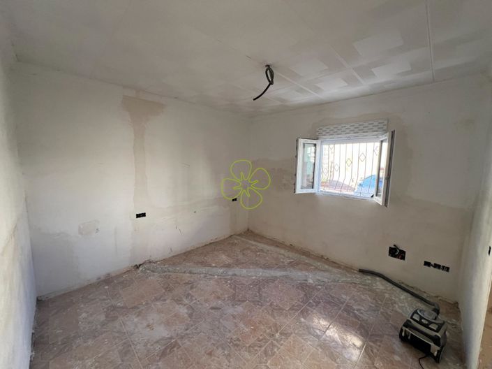 Image No.6-4 Bed Village House for sale