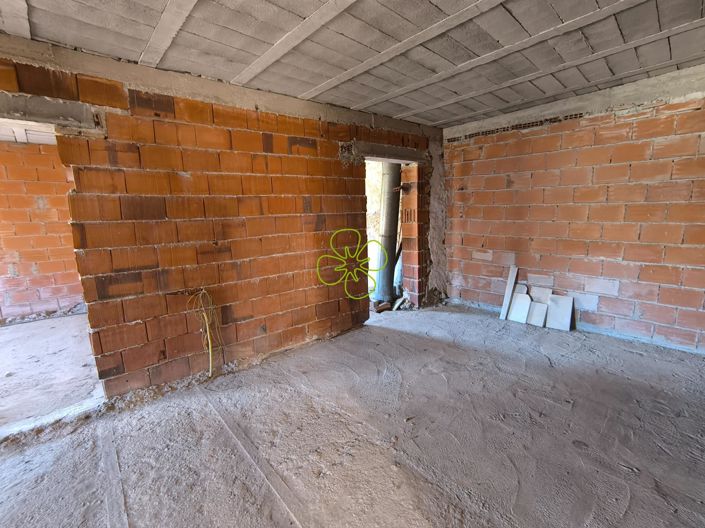 Image No.28-4 Bed Village House for sale