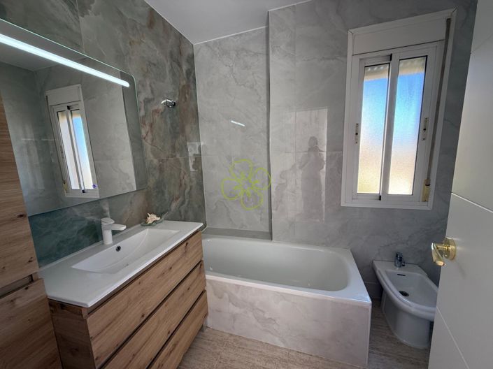 Image No.18-4 Bed Villa for sale