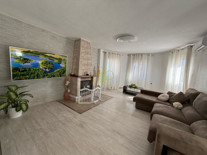 Image No.9-4 Bed Villa for sale