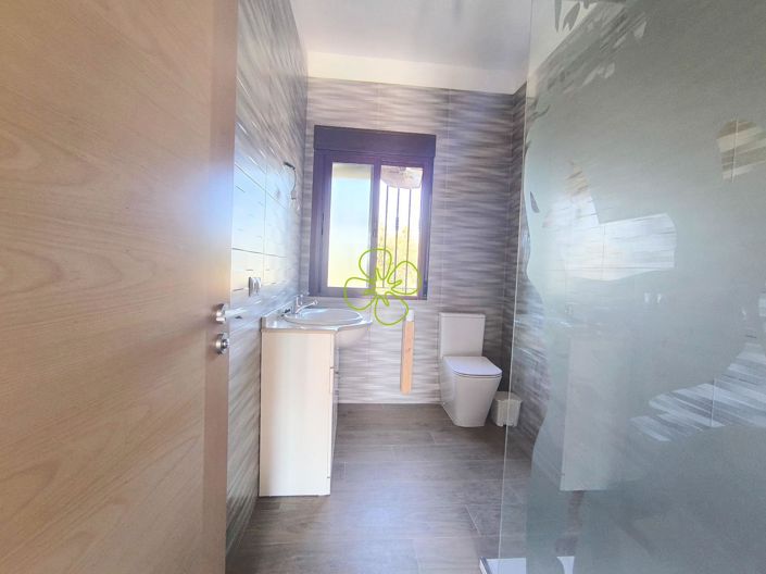 Image No.9-3 Bed Villa for sale