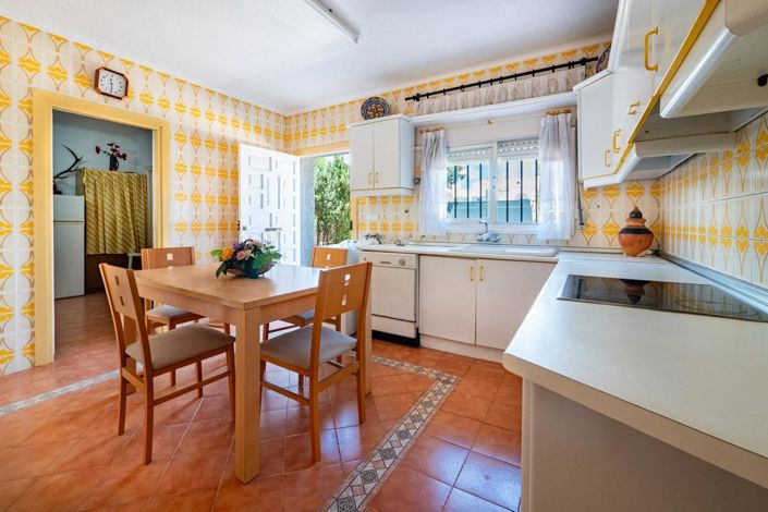 Image No.8-5 Bed Villa for sale