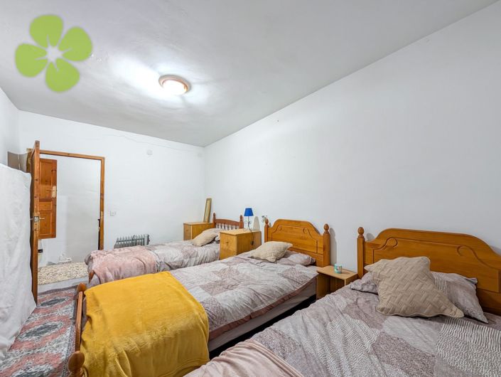 Image No.18-6 Bed Village House for sale