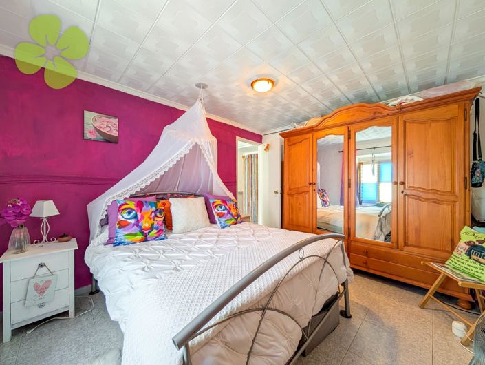 Image No.6-6 Bed Village House for sale