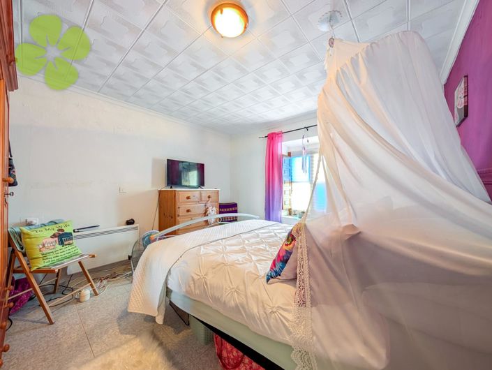 Image No.7-6 Bed Village House for sale