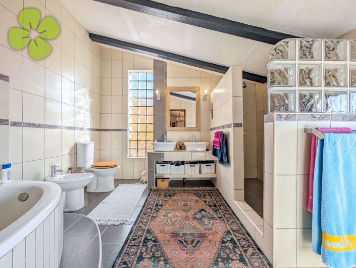 Image No.14-3 Bed Country House for sale