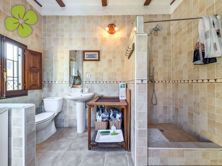 Image No.18-3 Bed Country House for sale