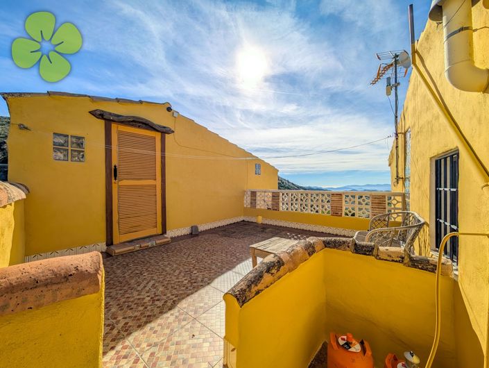 Image No.18-3 Bed Country House for sale