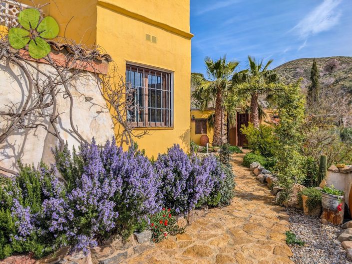 Image No.25-3 Bed Country House for sale