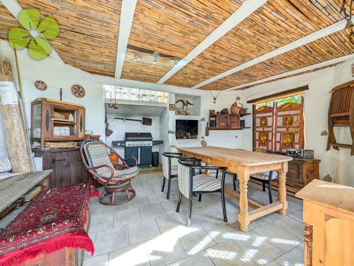 Image No.28-3 Bed Country House for sale