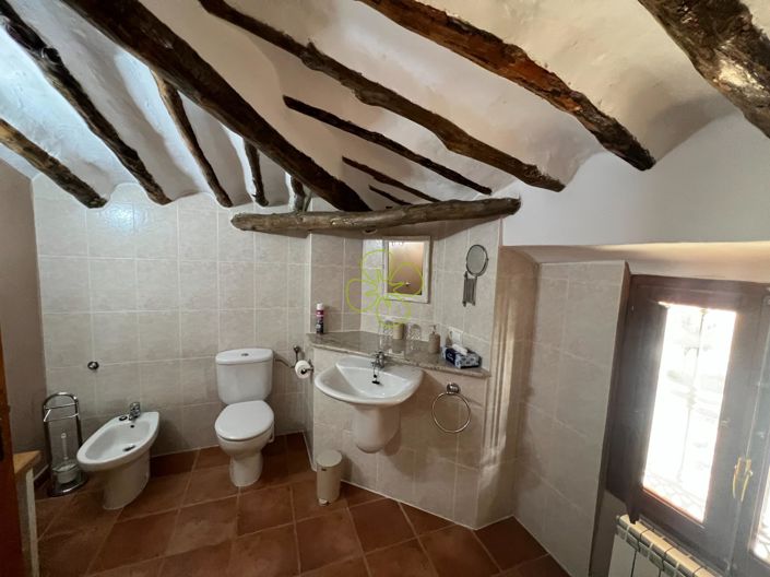 Image No.15-6 Bed Country House for sale