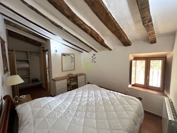 Image No.20-6 Bed Country House for sale