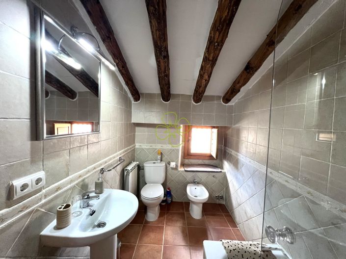 Image No.21-6 Bed Country House for sale