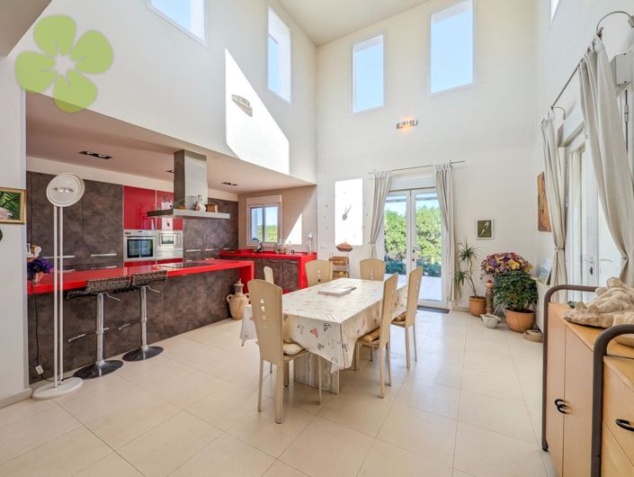 Image No.8-3 Bed Villa for sale