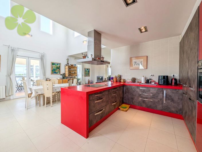 Image No.10-3 Bed Villa for sale