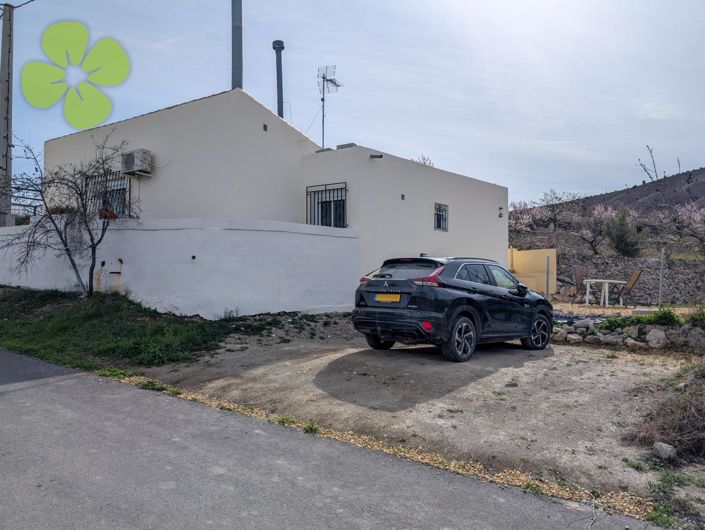 Image No.20-3 Bed Country House for sale