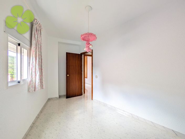 Image No.13-6 Bed Village House for sale