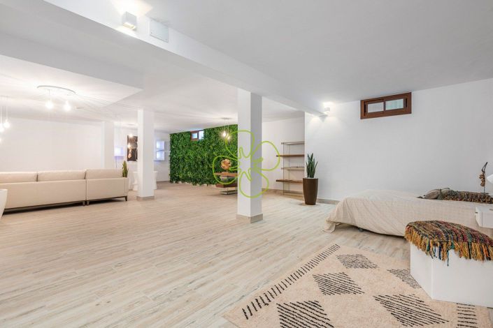 Image No.17-3 Bed Villa for sale